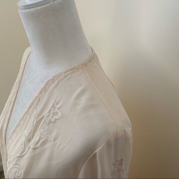 Lush Cream Embroidered Fringe Wide Sleeve Kimono - Picture 5 of 10